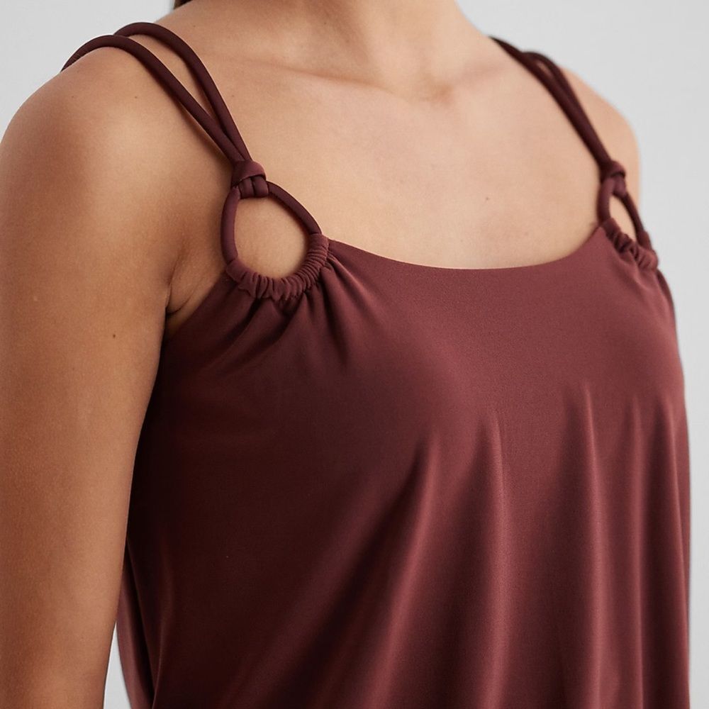 Express Double Strap Loop Tank - Picture 2 of 8